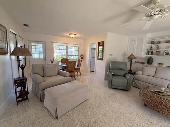 Sea Spray Private Beach Cottage - Image 5