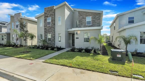 9BR Group Home with Private Pool & Spa - Image 2