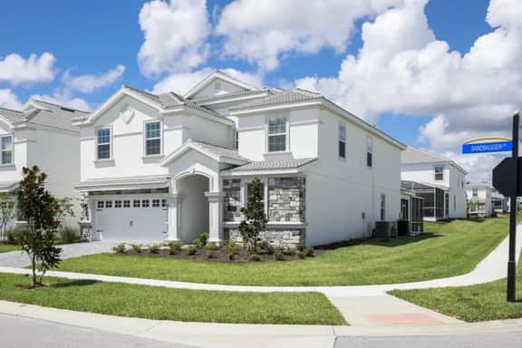8BR ChampionsGate Home with Theater & Pool - Image 4