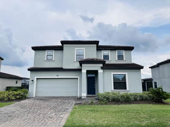 4BR Balmoral Home with Private Pool - Image 3