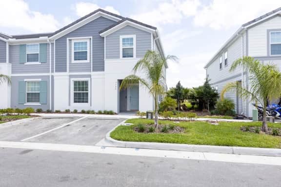 5BR Townhome with Pool & Water View - Image 2