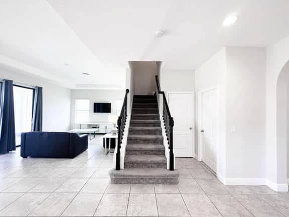 4BR Balmoral Pool Home with Water Views - Image 3