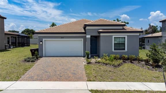 4BR Balmoral Home with Private Pool & Views - Image 4