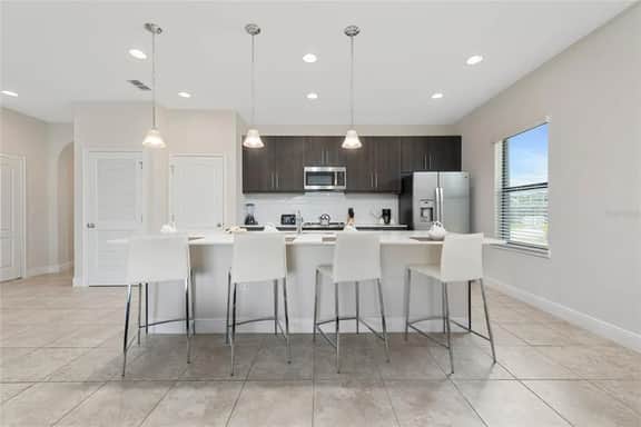 4BR Balmoral Home with Private Pool & Views - Image 2