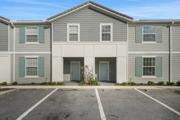 5BR Solterra Townhome with Private Pool - Image 2