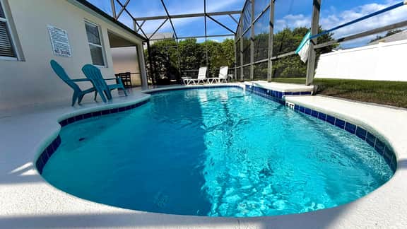 Recently upgraded home with pool, near golf! - Image 5