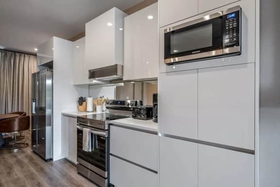 Upscale Vacation Home Near Disney Parks - Image 3