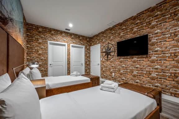 Premium Family Townhouse Near Disney & Orlando - Image 5