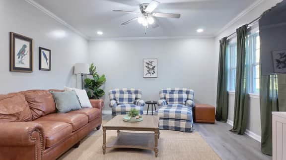 Charming 4BR/2BA Home -Fenced Yard & Fireplace! - Image 5
