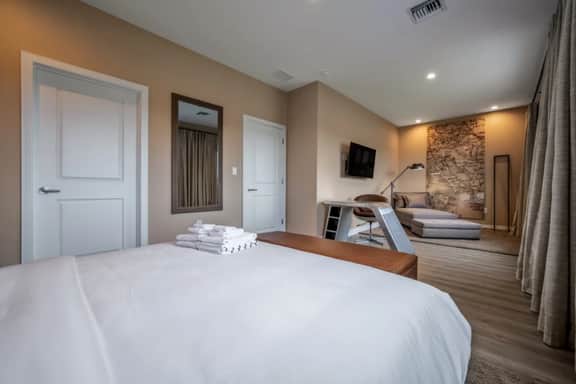 Close to Disney | 3BR w/ Jacuzzi & Patio - Image 5